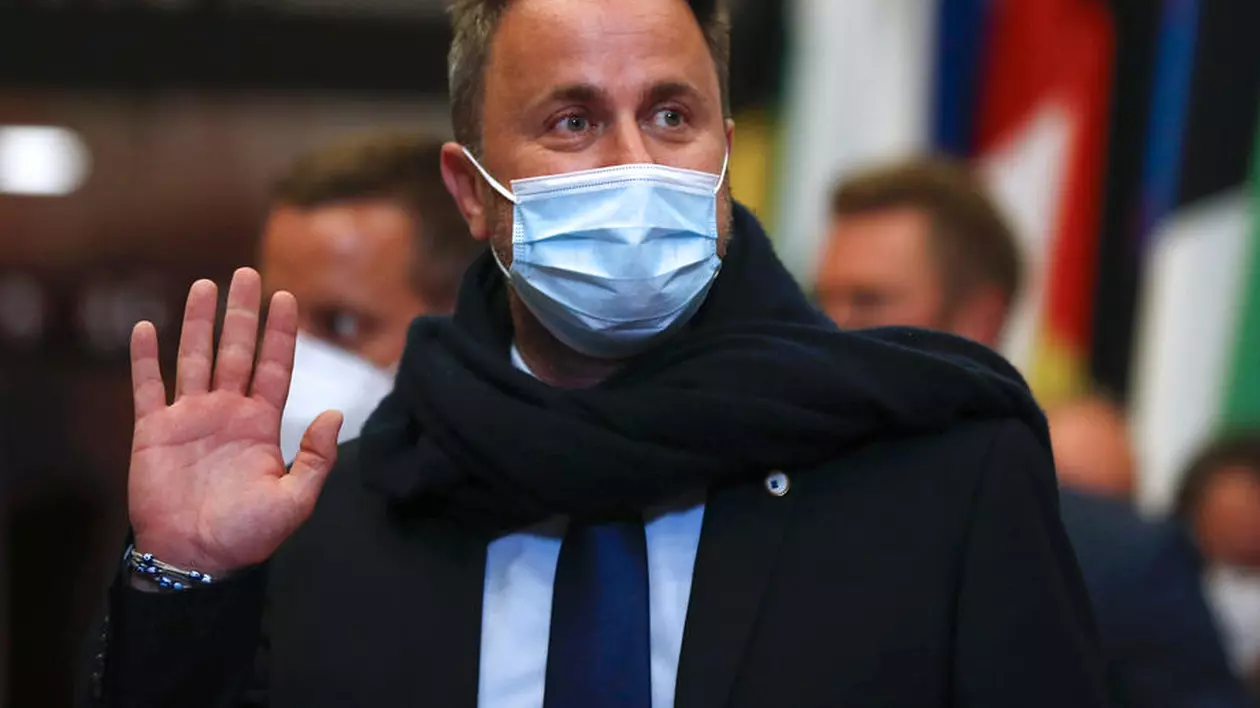 Diagnosticat cu Covid, premierul luxemburghez Xavier Bettel a fost spitalizat pentru investigații suplimentare