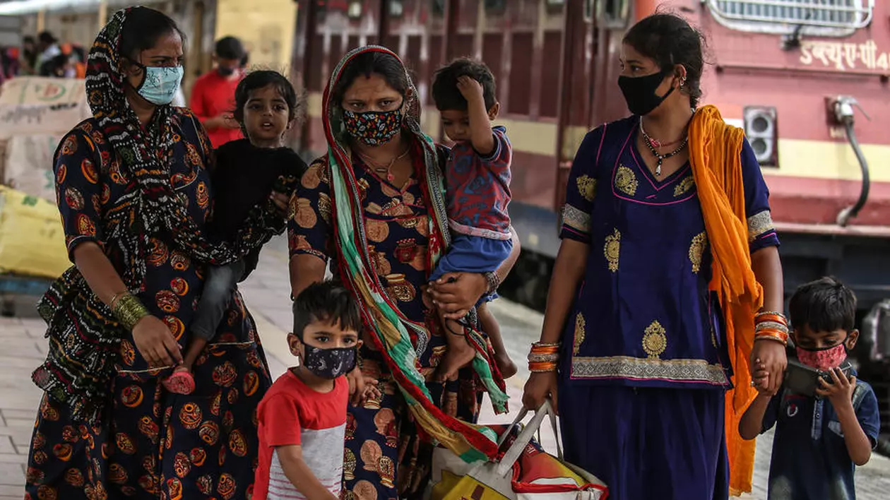 State din India vor să introducă politica celor 2 copii și să ofere stimulente pentru sterilizare