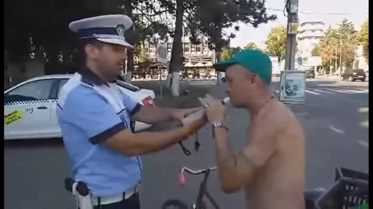 Biciclist din Brăila prins de polițişti atât de băut, încât nu a putut sufla în etilotest