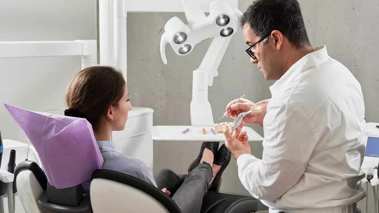 Ce beneficii are gutiera dentară și când trebuie să o porți