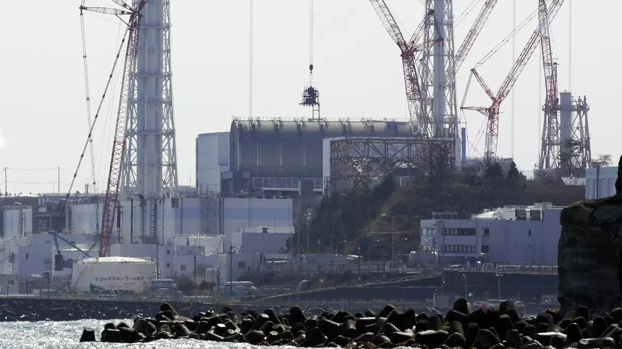 Peste 1 milion de tone de apă contaminată de la centrala Fukushima vor fi deversate în ocean