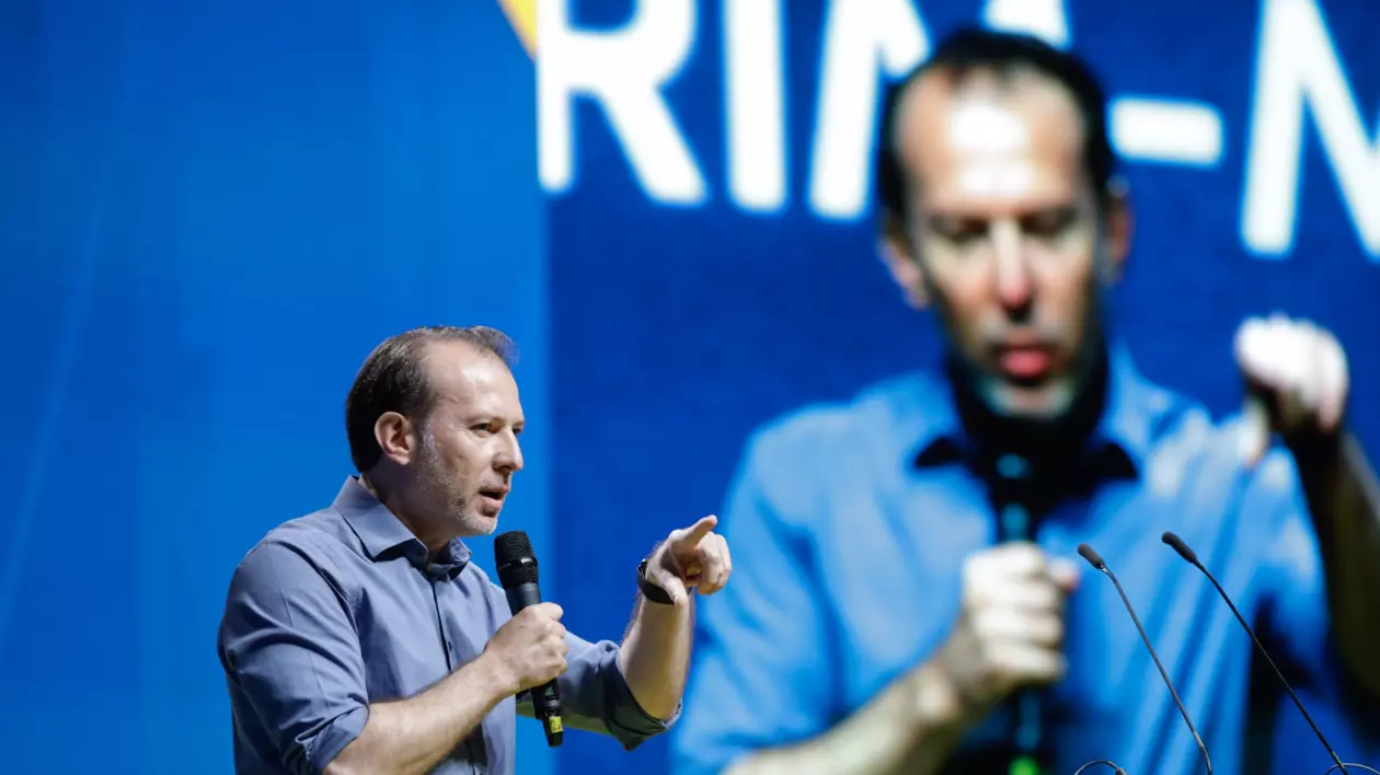 Un consilier angajat la Guvern cere din SUA opinii favorabile lui Florin Cîțu. Profesor american: „A spus că e ziarist la Digi 24”