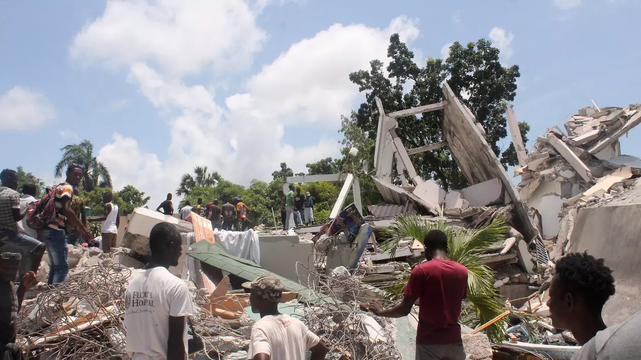 Imaginile dezastrului. Haiti, devastat în urma cutremurului în care au murit peste 700 de oameni