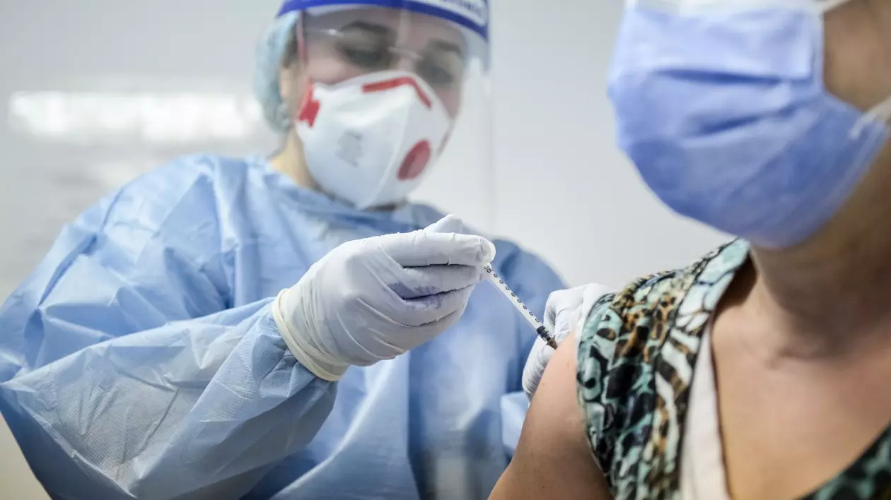 CNSU a aprobat scoaterea din rezerva de stat a două construcții ușoare, în care vor funcționa centre de vaccinare