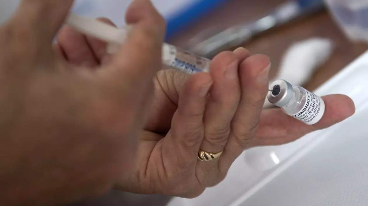 Studii din Israel: A treia doză de vaccin Pfizer restabileşte protecţia împotriva COVID la 95%