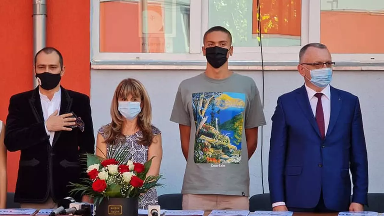 Ministrul Câmpeanu și primarul Băluță au inaugurat festiv, la începutul anului școlar, o grădiniță nefuncțională
