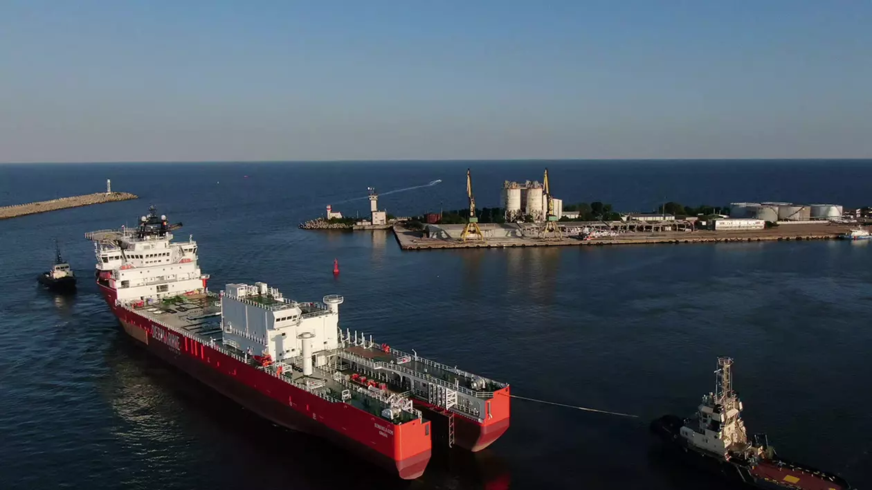 Cel mai modern vas din lume pentru recuperarea de diamante marine, construit la Mangalia. Prețul navei-gigant a fost unul uriaș