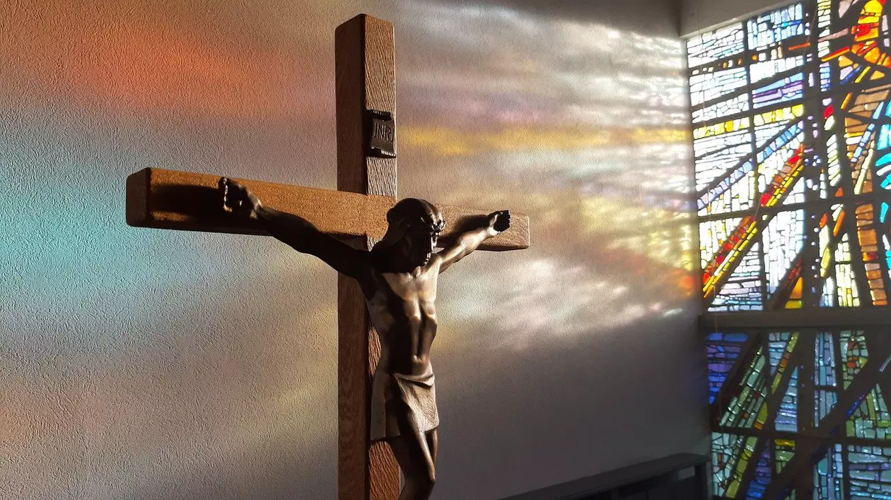 Inaltarea Sfintei Cruci - Ziua Crucii - Iisus Cristos pe Cruce
