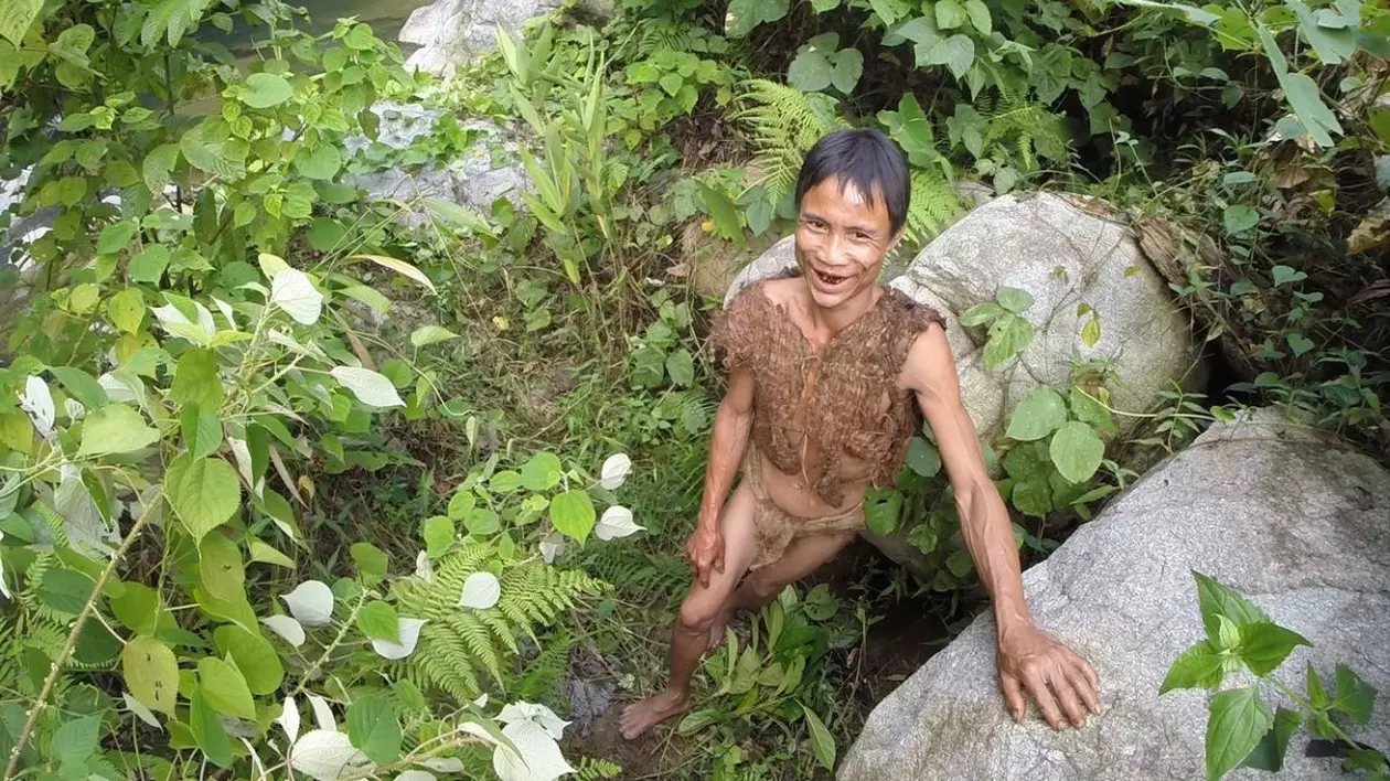 Povestea omului supranumit „Tarzan”: a trăit 40 de ani în junglă și a murit la câțiva ani după ce a revenit în civilizație