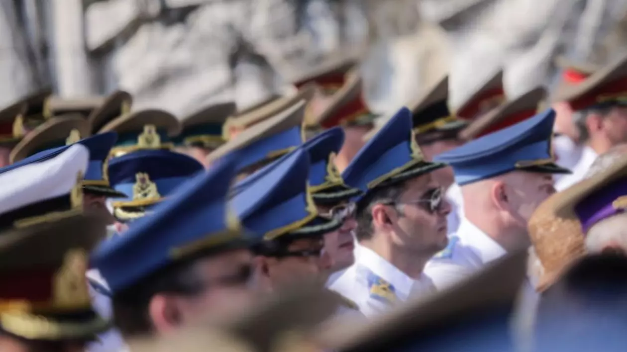 Foști ofiţeri din MApN, SRI şi MAI au încasat, peste banii lor, câte două pensii medii lunar dându-se „artiști plastici”