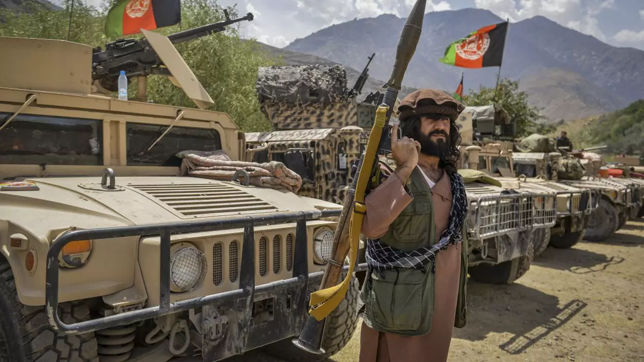 Valea Panjshir i-a respins în trecut pe britanici, sovietici și talibani. Acum, o nouă mișcare de rezistență luptă împotriva regimului de la Kabul