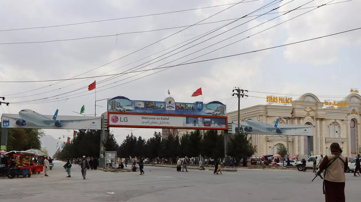 Talibanii au autorizat primul zbor comercial de pe aeroportul din Kabul, de la plecarea americanilor