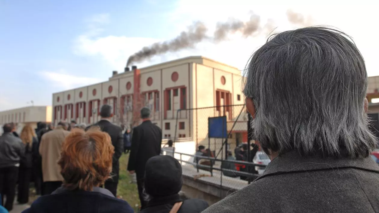 Fumul care ne ridică părinții la cer. Cifre de la Crematoriul București: 91 de incinerări și alte 20 sunt în așteptare
