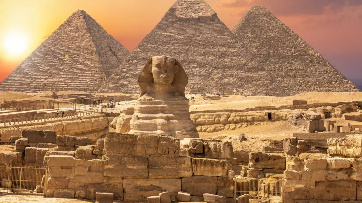 Egiptul Antic, Sfinxul, piramide egiptene