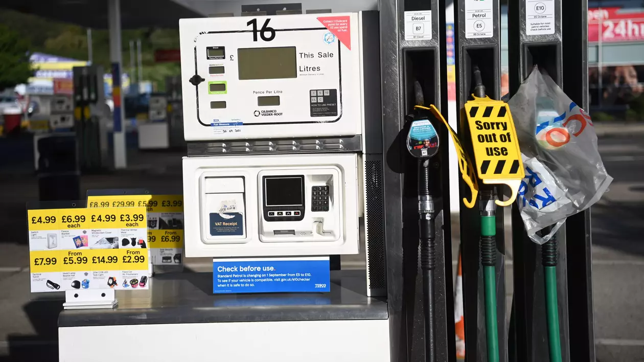 Preţul petrolului ar putea atinge 100 de dolari pe baril, în 2022. Ce spun specialiștii