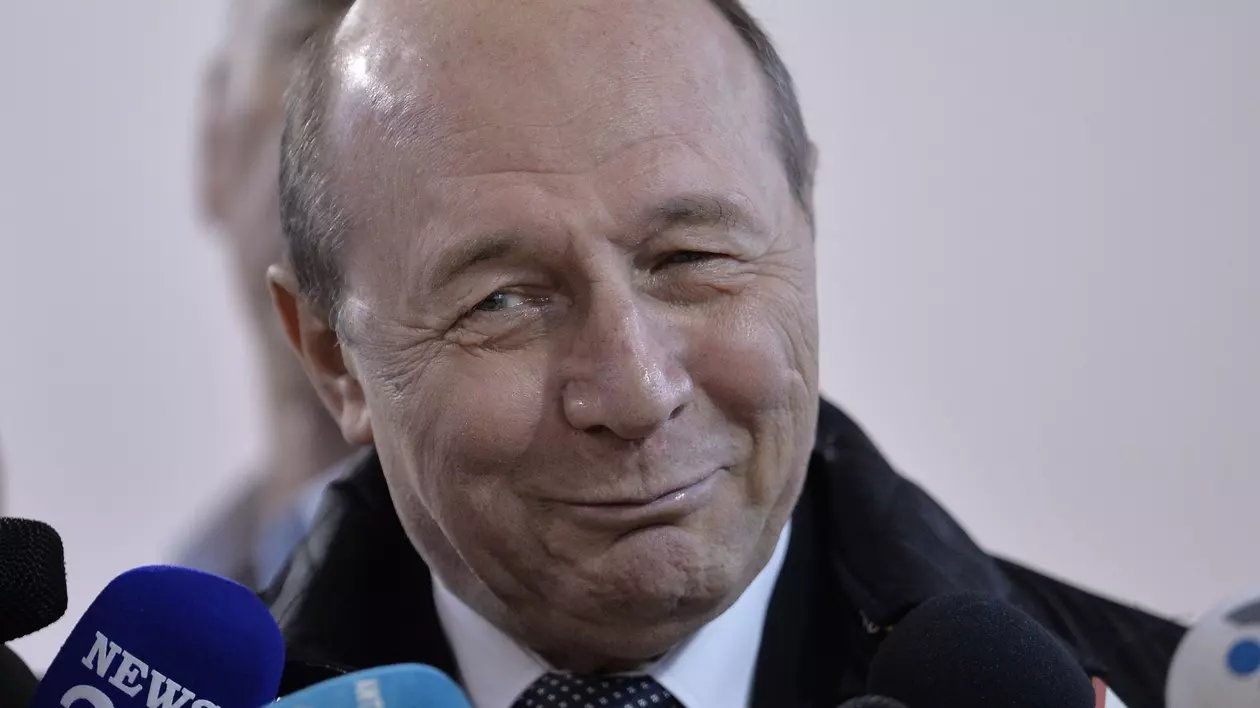Declarat colaborator al  Securității, Traian Băsescu pierde dreptul de a folosi vila de protocol din Primăverii
