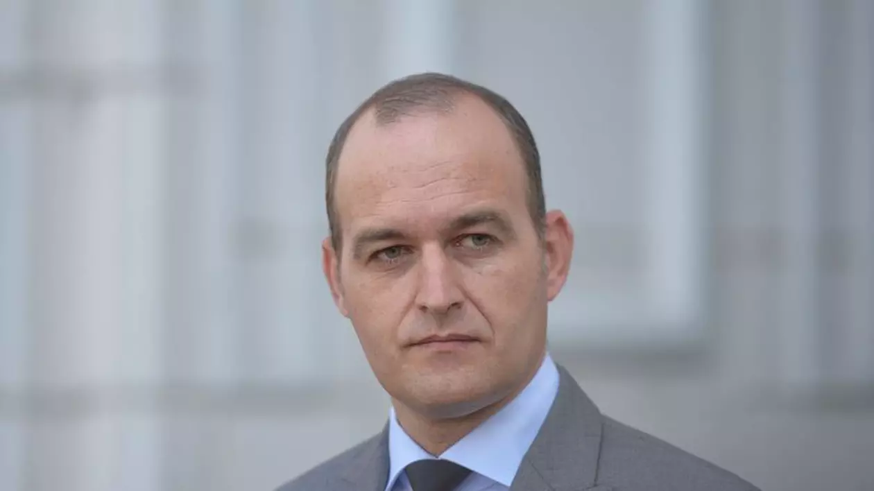 Dan Vîlceanu: „Premierul ne-a rugat să nu mai vorbim în contradictoriu în spaţiul public”. Liberalii, nemulțumiți