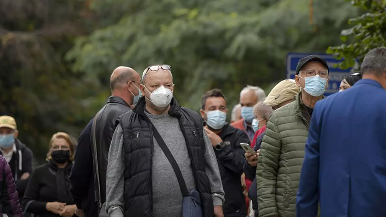 Rata de infectare cu COVID în București a coborât sub pragul de 16 cazuri la mie, după 11 zile