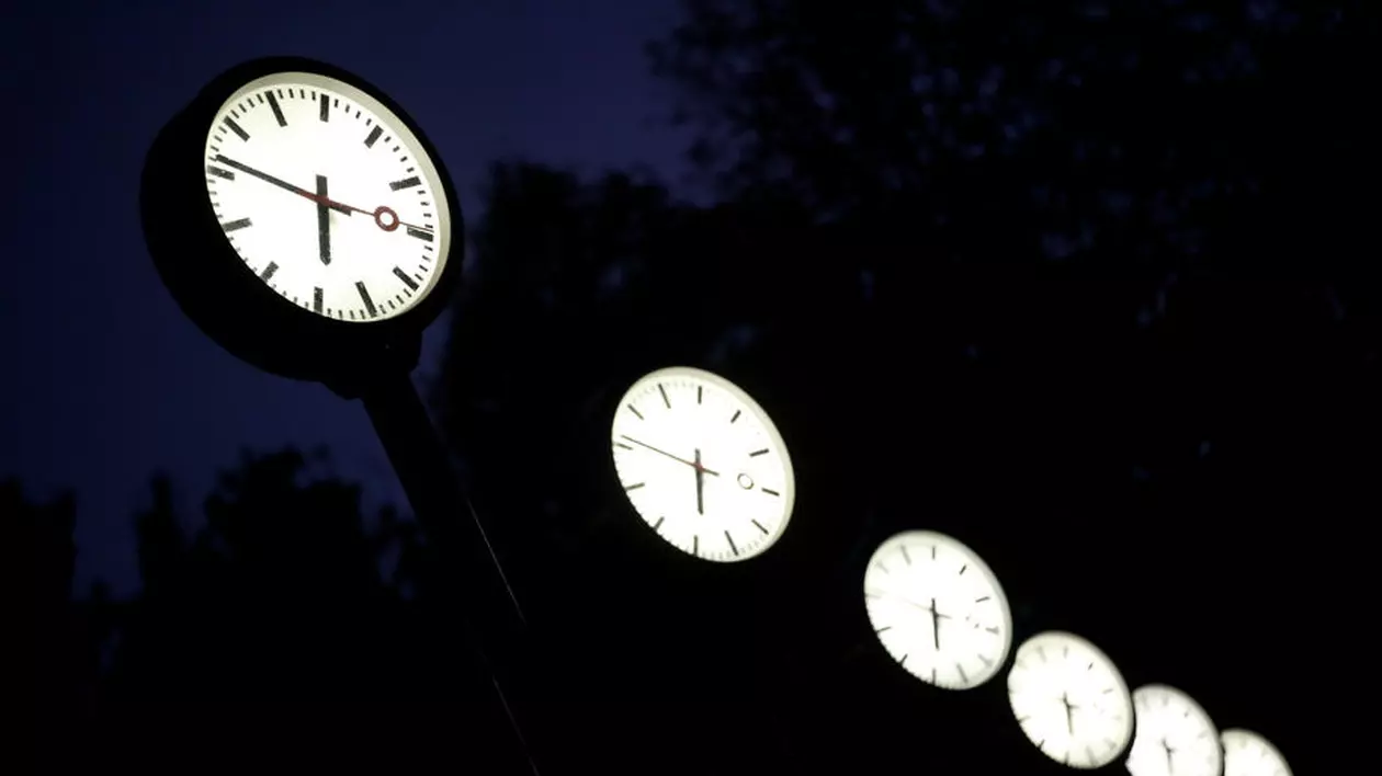 Ora de iarnă 2021. S-au dat ceasurile înapoi. Cum ne afectează?