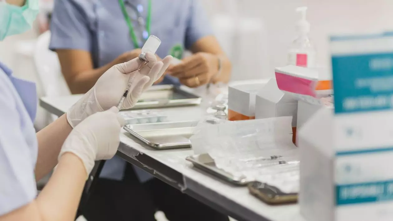 Nouă piedici psihice care îi fac pe oameni să refuze vaccinul anti-COVID, explicate de un specialist