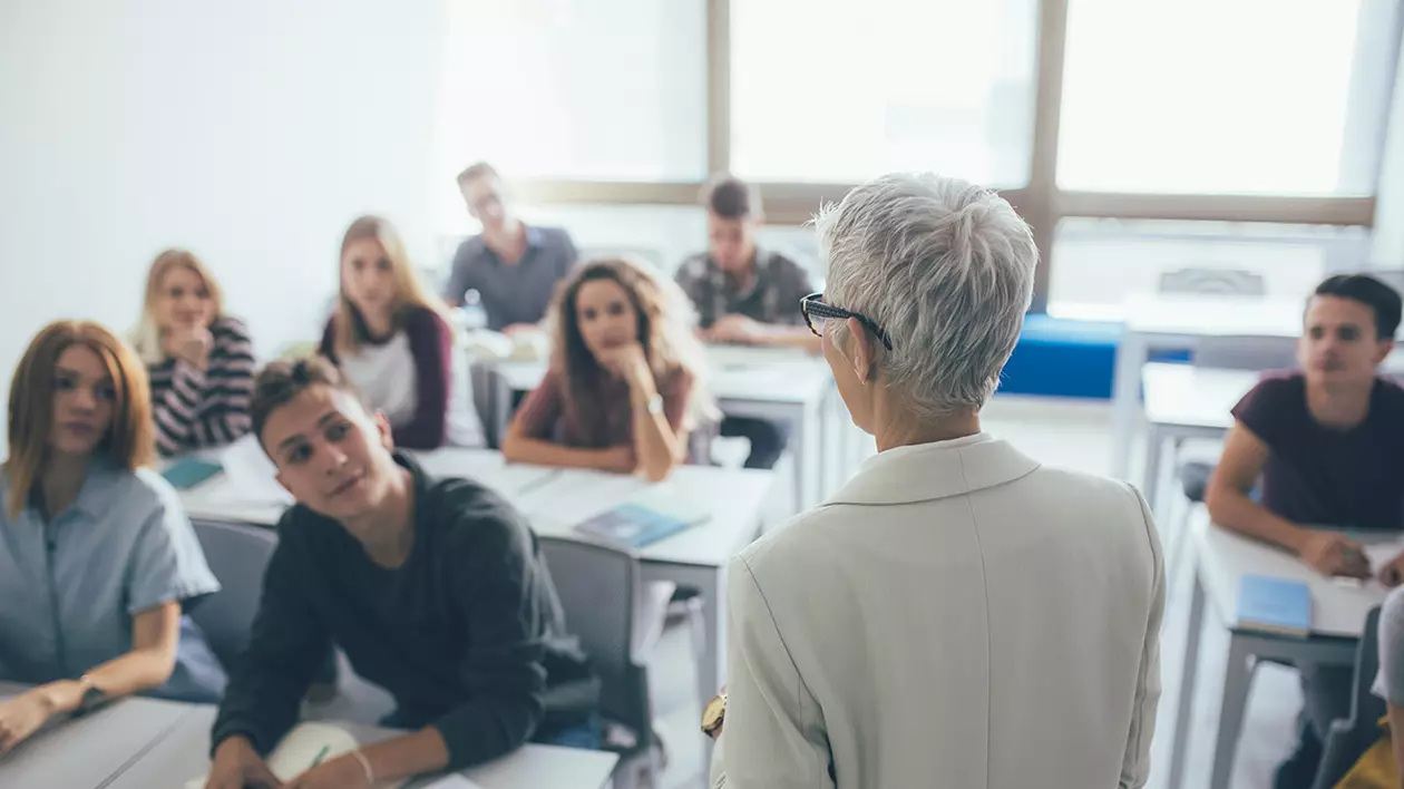 Elevii spun cum se face educația sexuală în școli: „A venit o doamnă cu un șorț pe care erau desenate organele reproducătoare”