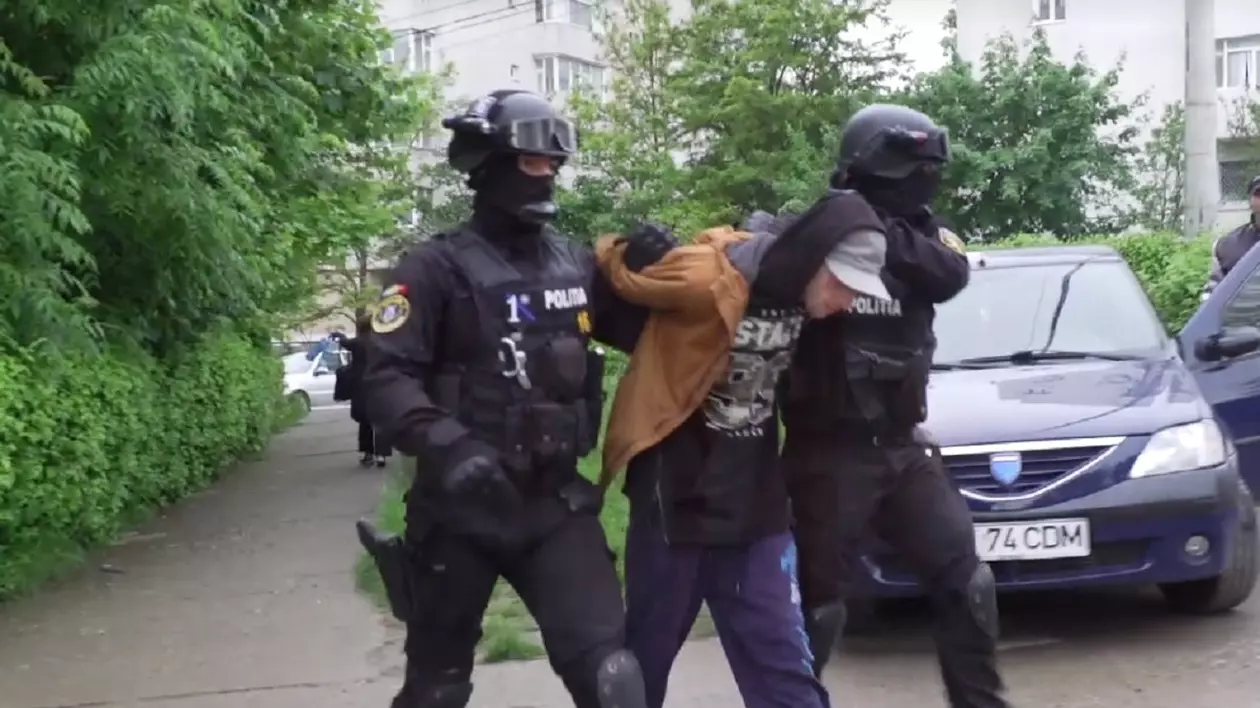 Fenomenul „legalelor”. Povestea tânărului care se droga de la 12 ani și a ucis doi oameni pentru etnobotanice