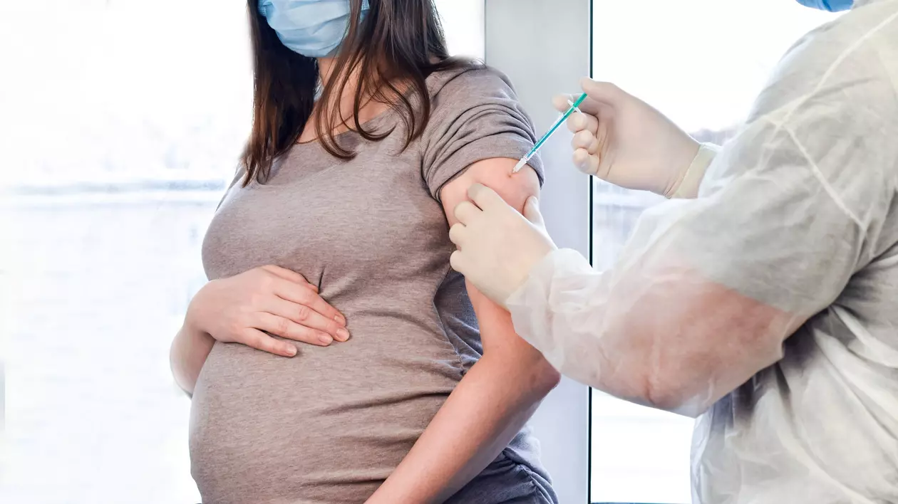 Mărturiile femeilor gravide care s-au vaccinat: „N-am vrut ca fetița mea să rămână fără mamă, așa cum mi s-a întâmplat mie”