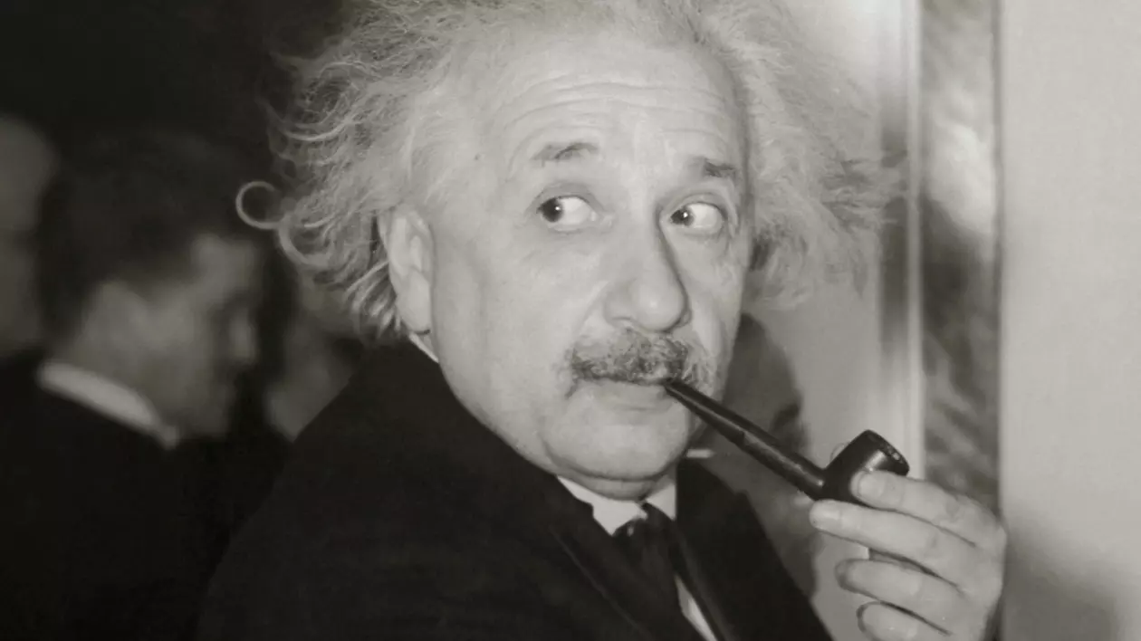 Un manuscris al lui Albert Einstein despre teoria relativităţii, vândut la licitaţie cu o sumă record