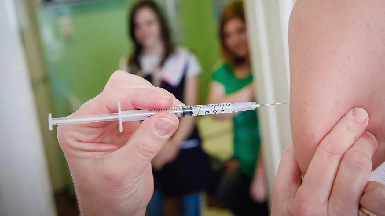 Schimbarea femeilor din România: din 2008 în 2020, de zece ori mai multe dintre ele au vrut să se vaccineze anti-HPV