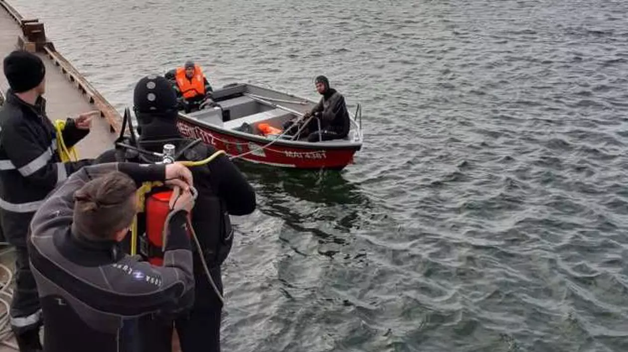 Marinar căutat de scafandri în Dunăre, după ce a dispărut de la bordul unui șlep în portul Calafat