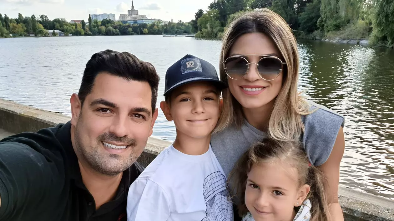 Ellie White și familia