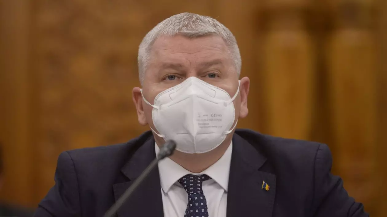 Ministrul Roman nu mai vorbește despre o carte apărută la editura Academiei, cum scrie în CV, ci despre „un articol publicat într-o revistă”, dar nici pe acesta nu l-a găsit