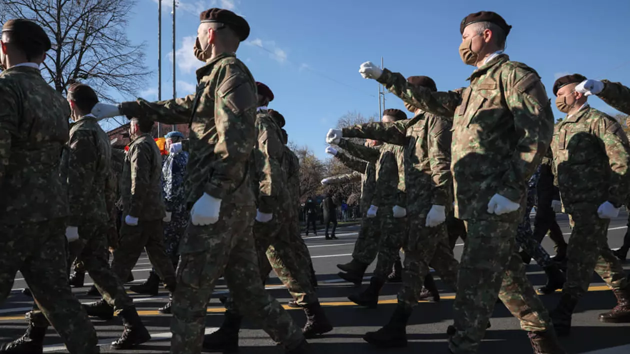 Parada de 1 decembrie: După un an de pauză, militarii au defilat din nou în fața oamenilor