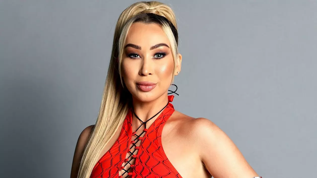 Xonia de la „Survivor România” s-a despărțit de iubit. Artista părăsise România pentru a locui în America, alături de el