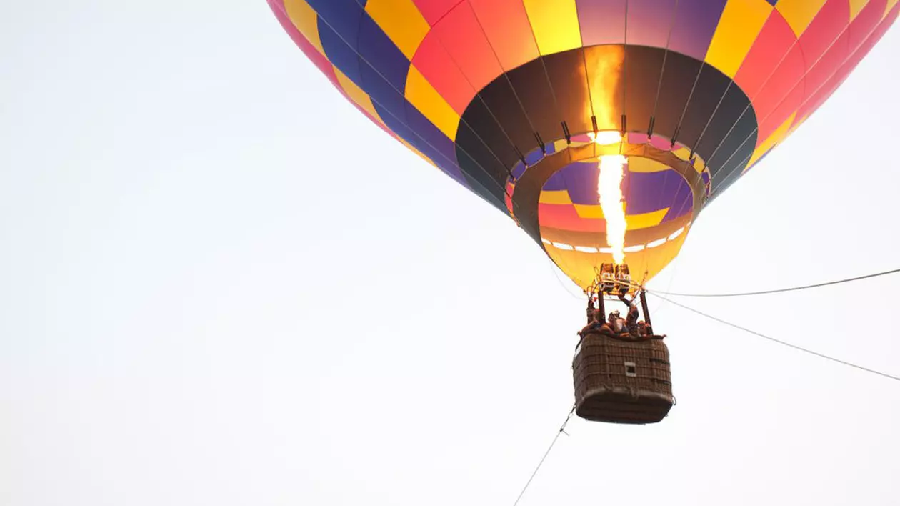 Patru persoane au fost rănite într-un accident cu balonul cu aer cald, produs în Slovenia