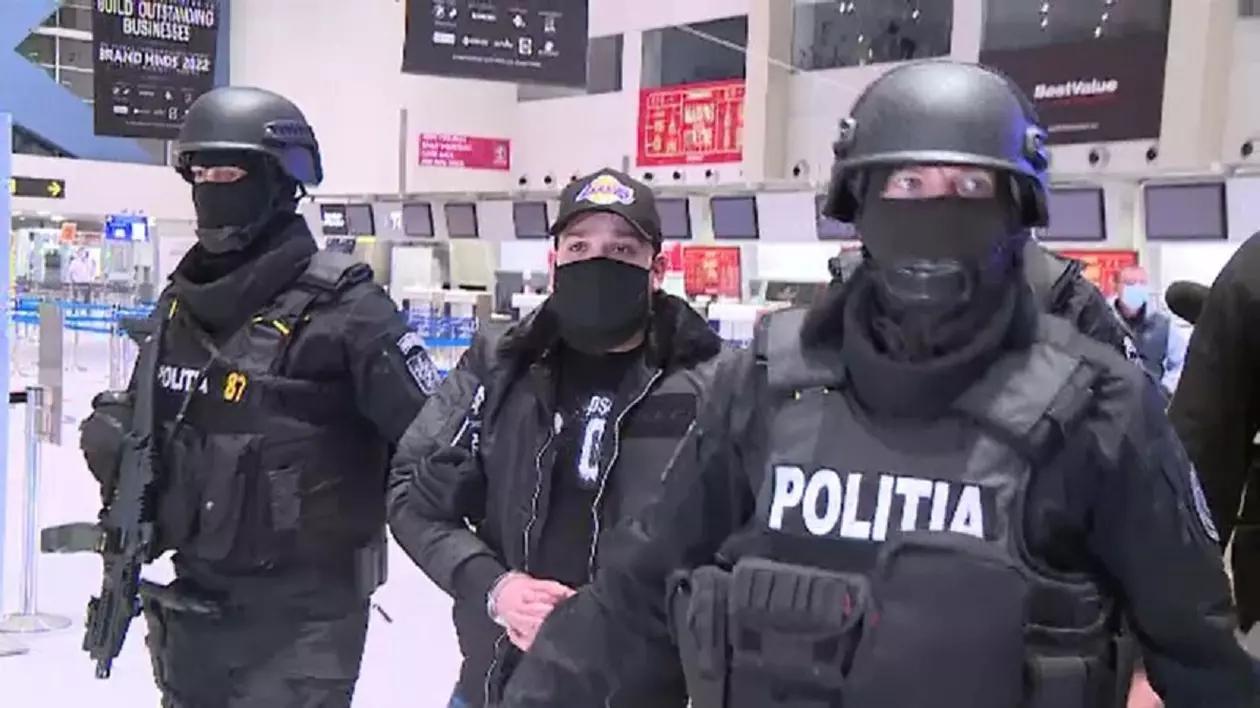 Interlopul Lindon Duduianu a chemat mascații la Otopeni, ca să-l aresteze când aterizează. A zburat din Anglia ca să se predea