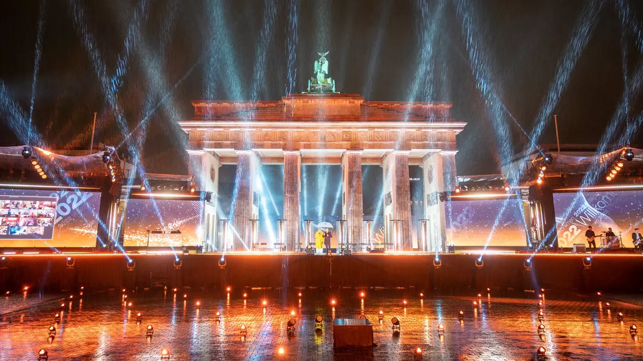 Germania aprobă limite pentru încălzirea clădirilor publice şi interzice panourile publicitare iluminate, pentru a economisi energie