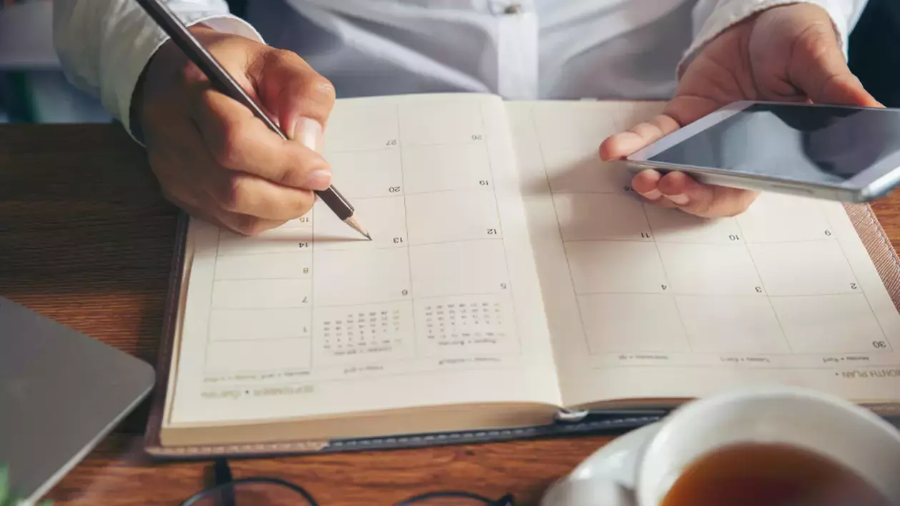 Trei noi zile libere pentru angajații la stat în 2023: 23 ianuarie, 2 iunie și 14 august