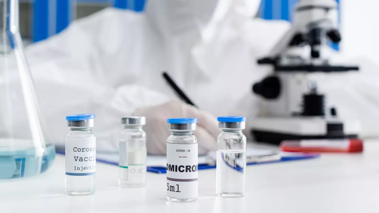 Cât de îngrijorați ar trebui să fim din cauza subvariantei Omicron, depistată inclusiv în România? Explicațiile unui specialist