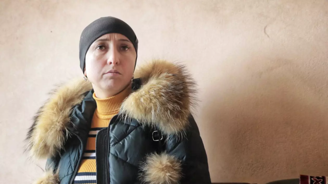Mărturia unei mame din Ucraina care vine de trei ori pe săptămână în România pentru dializă: „La vamă, pe partea noastră, oamenii plătesc șpagă ca să treacă!”