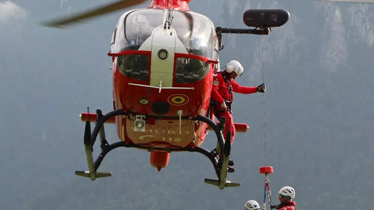 VIDEO | O alpinistă a căzut 250 de metri în Bucegi. Salvamontiștii au intervenit cu un elicopter