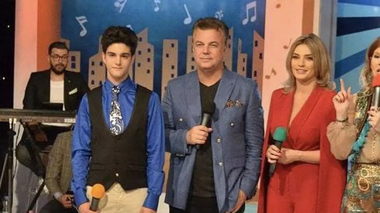 Adrian Enache alături de copiii săi, Diana și David