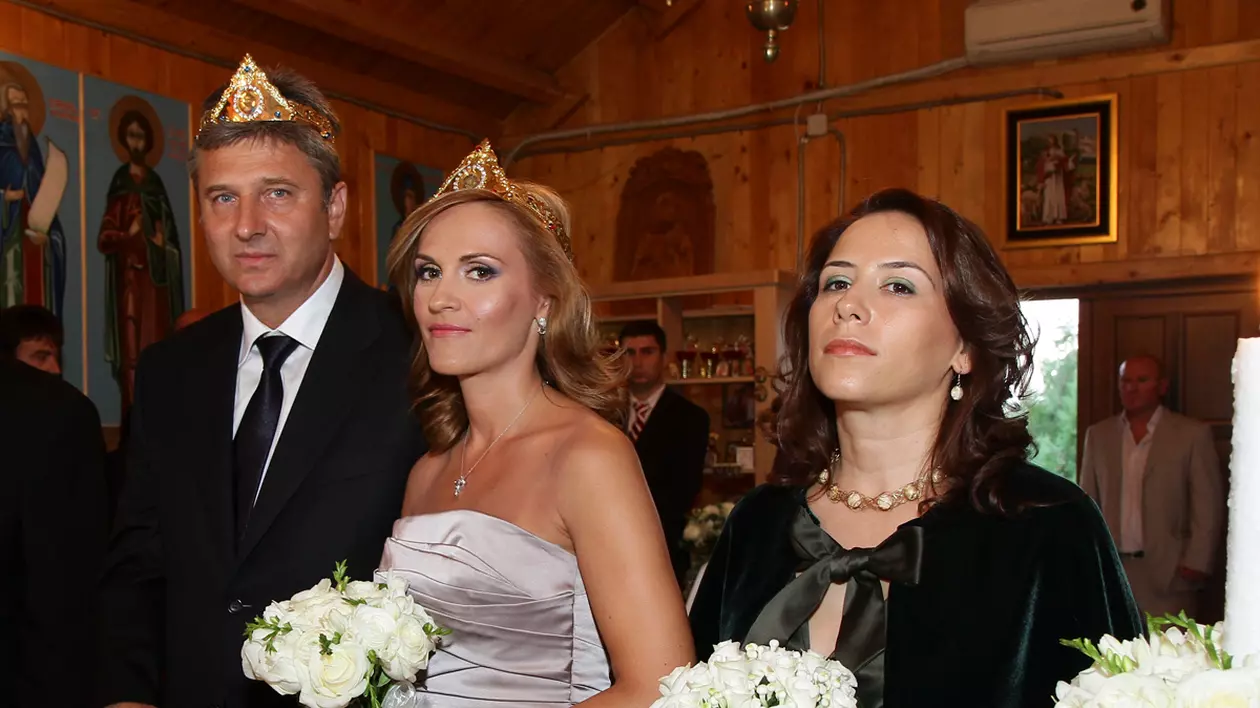 În familie. Gabriela Firea a adus-o pe nașa sa de cununie secretar general la Ministerul Familiei