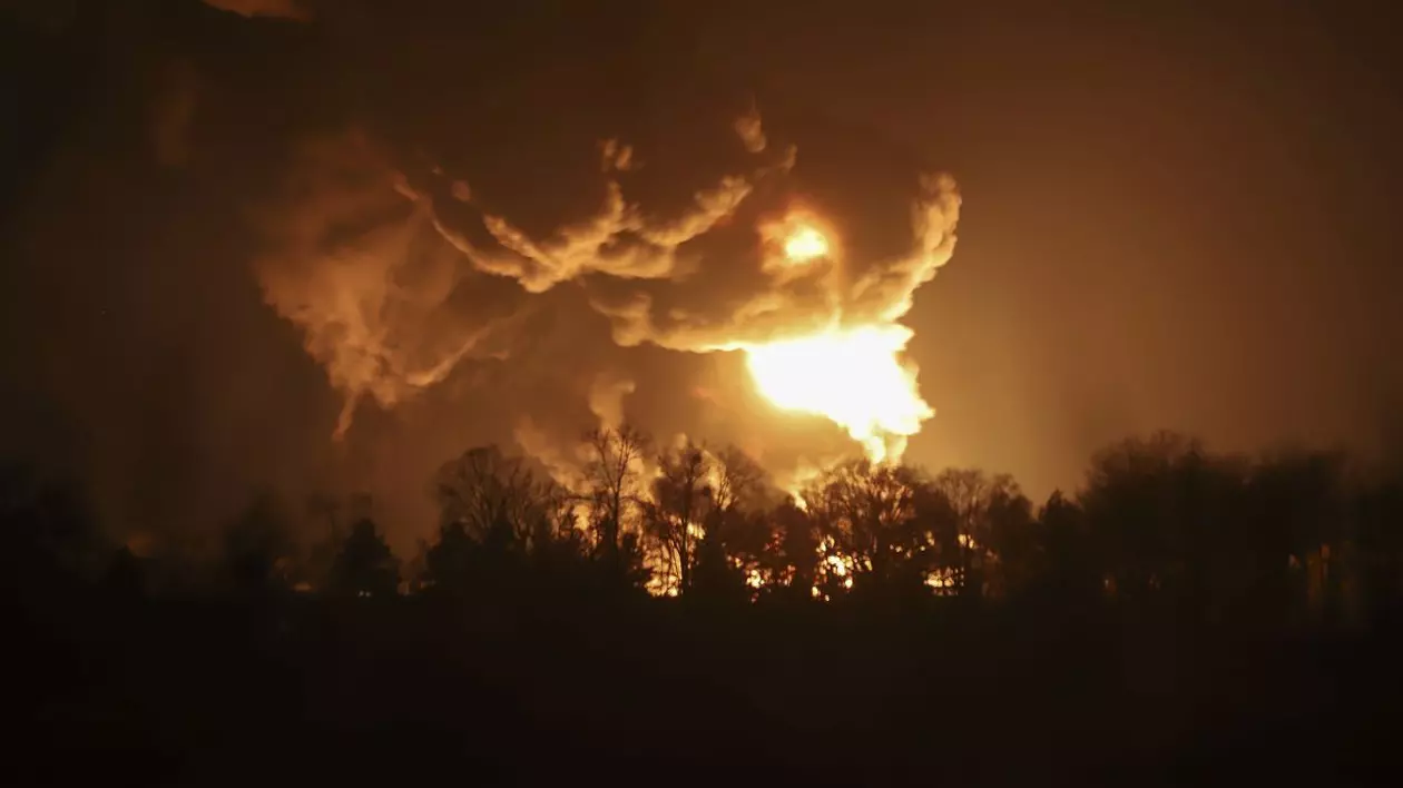Război în Ucraina, ziua a treia. Forțele ucrainene au rezistat unei nopți de bombardamente. Noi lupte au început în mai multe orașe dimineața