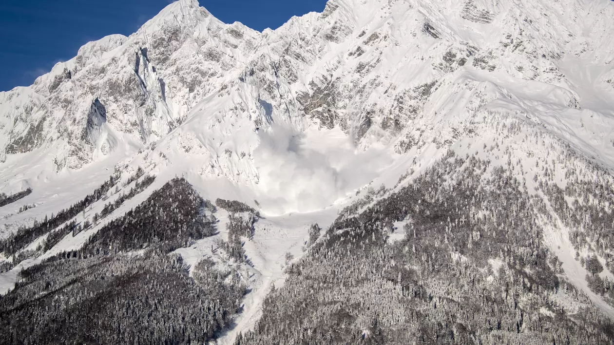 Patru persoane au murit într-o avalanșă în Austria, la granița cu Elveția