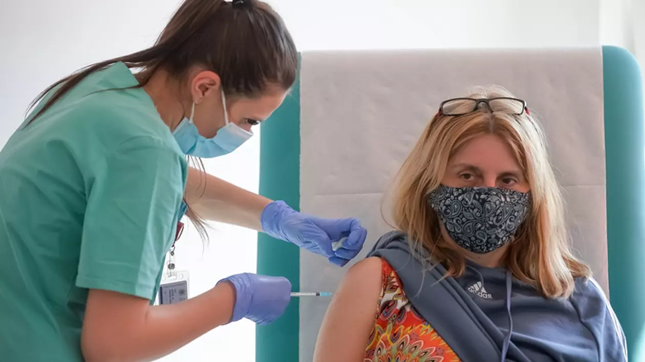 Puțin peste 14.500 de români s-au vaccinat anti-COVID-19, în ultimele 24 de ore. Doar 2.553 imunizări cu prima doză