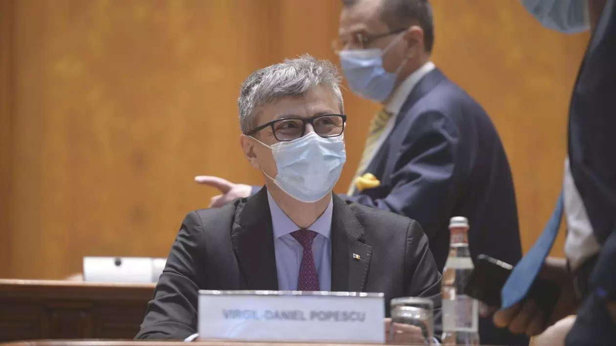 Moţiunea simplă împotriva ministrului Virgil Popescu a fost respinsă în Parlament
