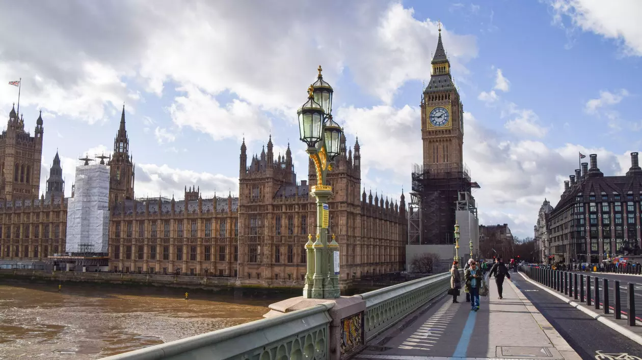 Marea Britanie nu va mai acorda „vize de aur” investitorilor milionari din afara statului, în contextul tensiunilor cu Rusia