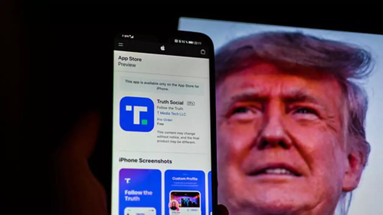 După ce a fost interzis pe Twitter și Facebook, Donald Trump a lansat Truth Social, propria lui rețea de socializare