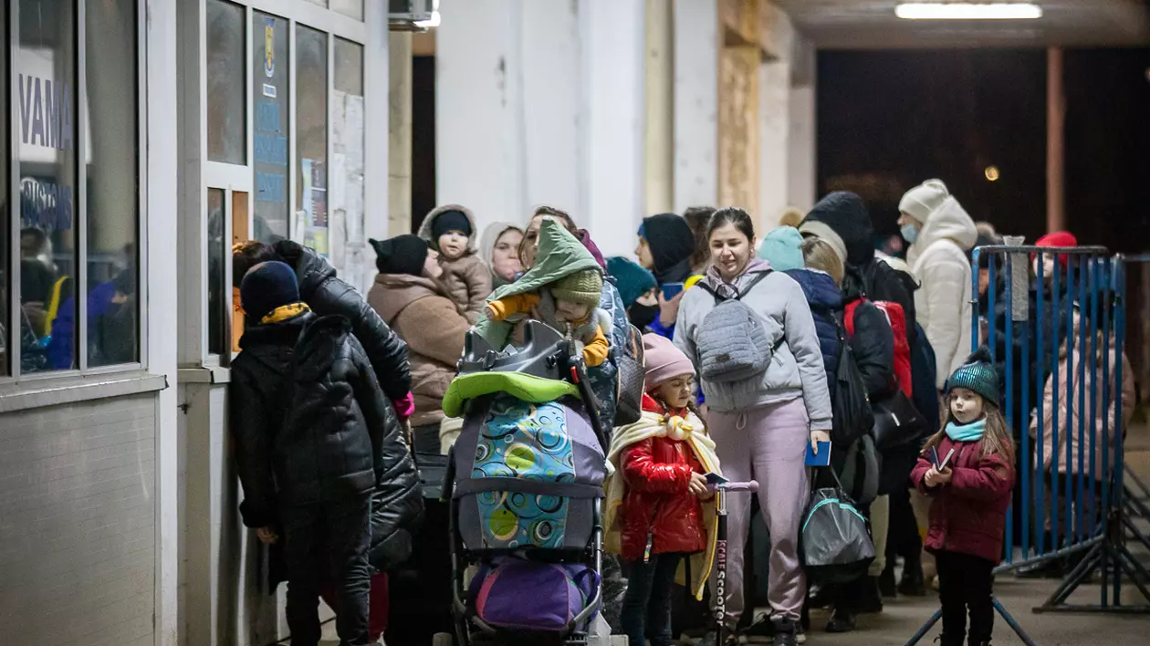 ONG-urile cer Guvernului birouri mobile pentru înregistrarea refugiaților din Ucraina. „Formalitățile durează chiar și peste 8 ore”